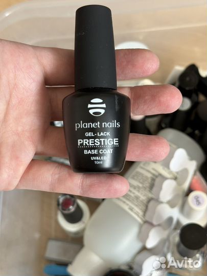 LED лампа для ногтей с гель-лаками много