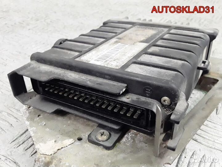Блок эбу Volkswagen Passat B3 443907311E