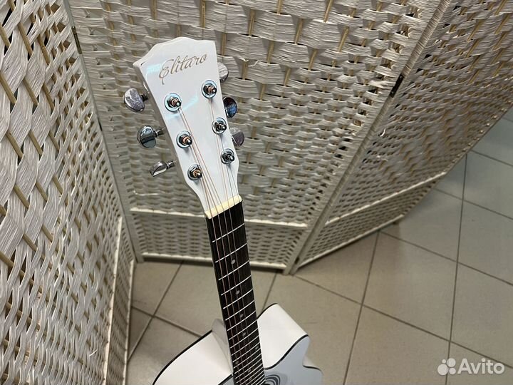 Гитара для обучения с комплектом