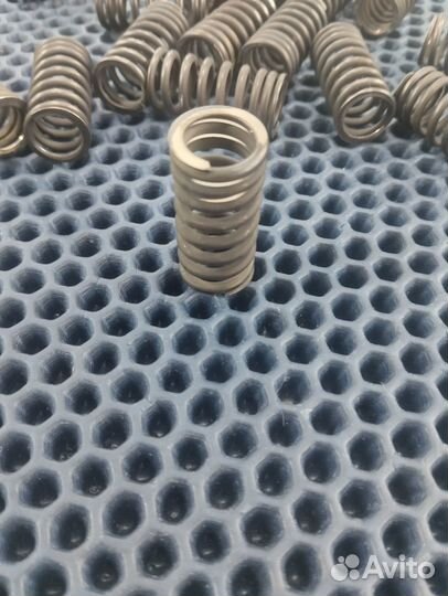 Yamaha FZR750 пружина клапана