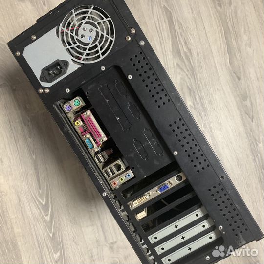 Корпус пк в серверную стойку монитор и сервер