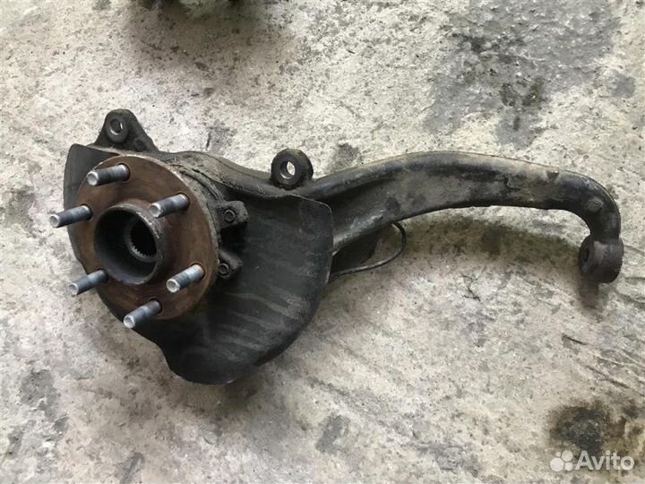 Кулак поворотный левый Nissan Navara (D23)