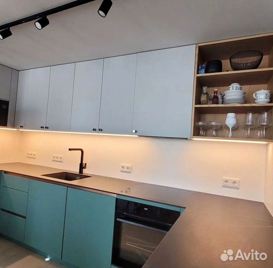 Кухня до потолка