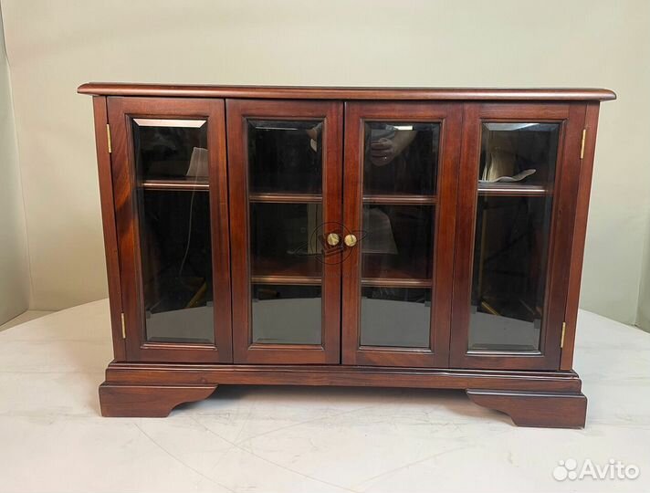 Тумба под телевизор из массива дерева