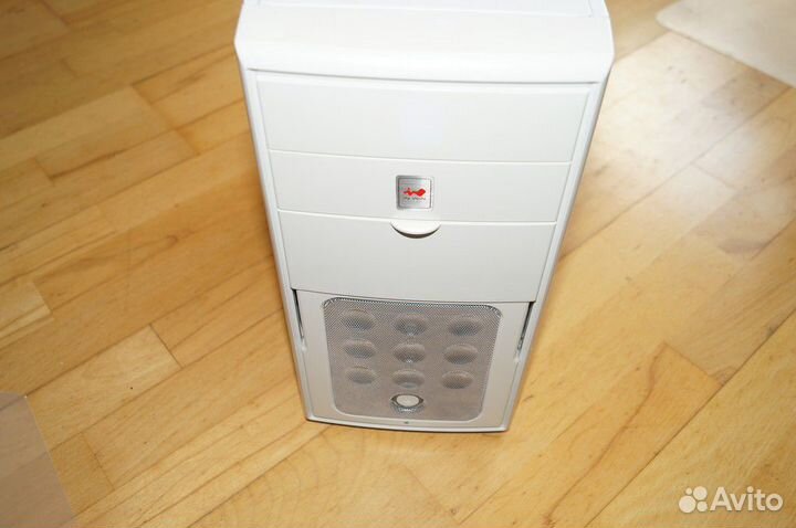 Корпус InWin Z588