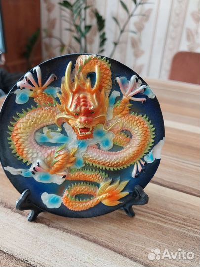 Дракон символ 2024 года