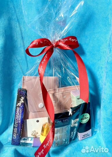 Подарочный бокс косметики девушке, подруге