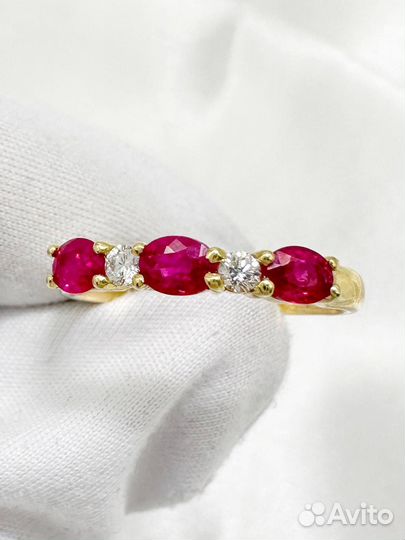 Золотое кольцо с бриллиантами, рубин 585 / 2.24 гр