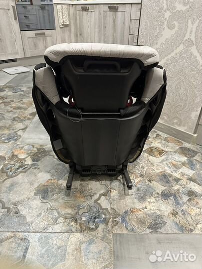 Автомобильное кресло Recaro monza nova