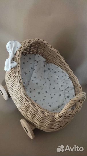 Плетеная люлька для кукол