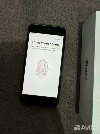 iPhone SE (2020), 64 ГБ