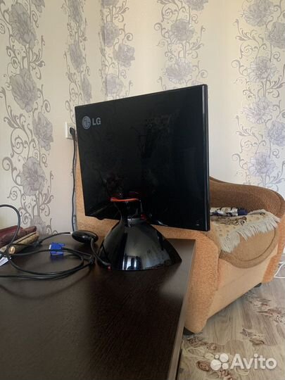 Монитор LG L1900J-BF 19