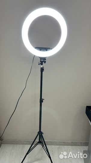 Кольцевая лампа 45 см со штативом