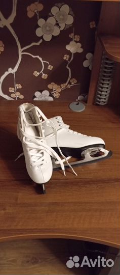 Коньки фигурные 36 размер