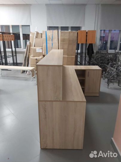 Стойка ресепшн,новая