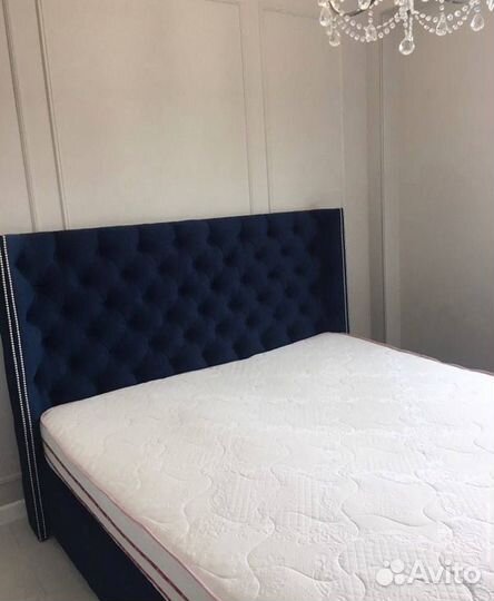 Кровать двухспальная с мягким изголовьем