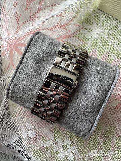 Наручные часы michael kors Lexington
