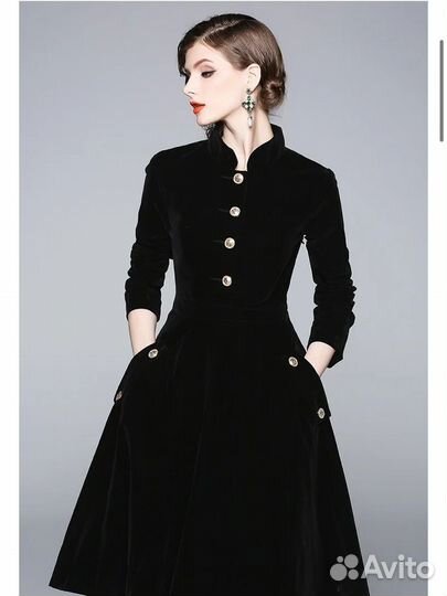 Бархатное винтажное черное платье миди