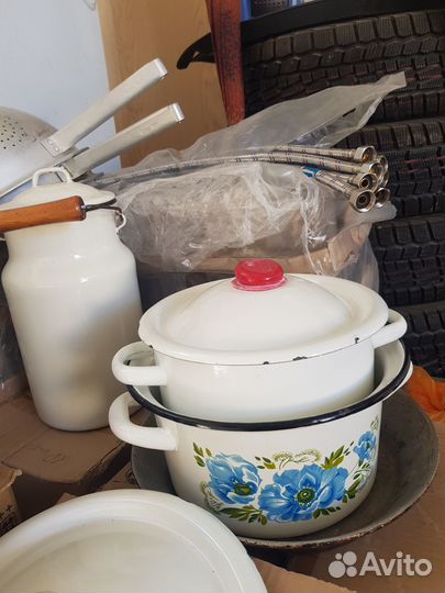 Кастрюли, сито, сковорода