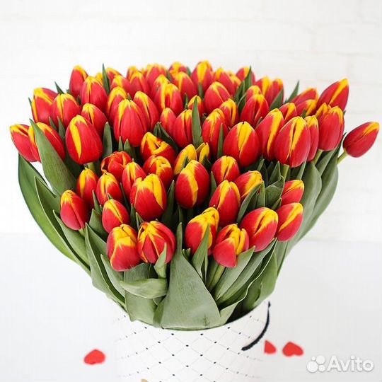 Букет 275 Сортовые тюльпаны красно-жёлтые 75 шт