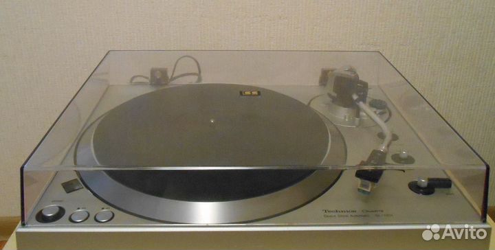 Проигрыватель винила Technics SL-1301 в коллекцию