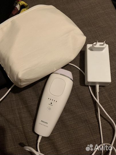 Фотоэпилятор Philips Lumea Essential BRI863