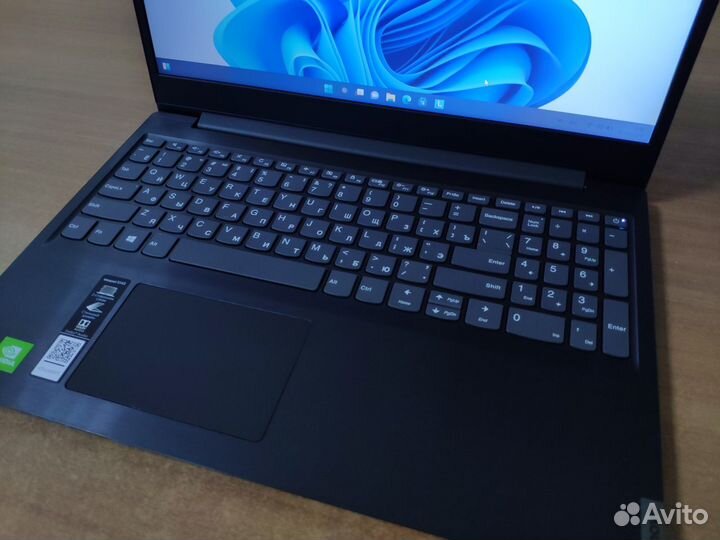 Ноутбук игровой / как новый / 2020год / Win 11