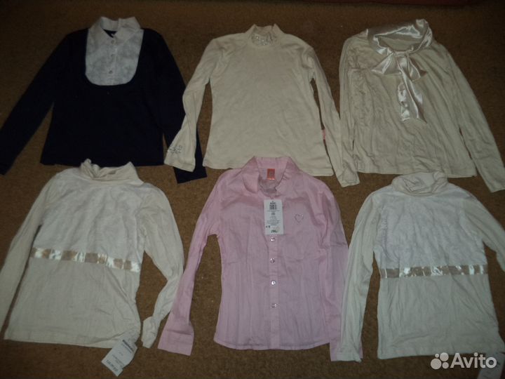 Водолазки и блузки школьные новые