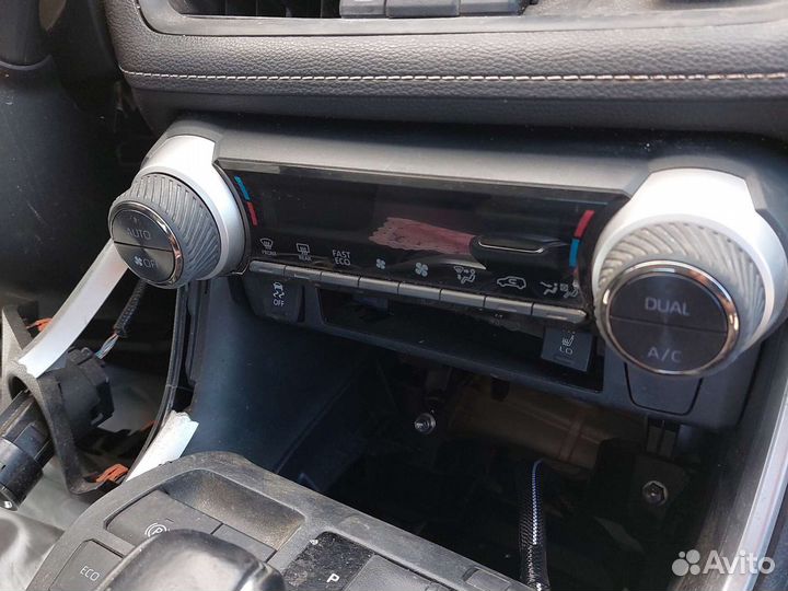Toyota Rav4 XA50 блок климат контроля