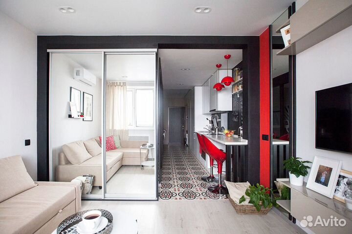 Шкаф купе с корзинами и полками