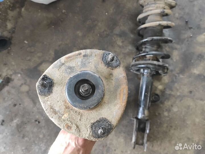 Амортизаторы на hyundai Santa Fe 2011