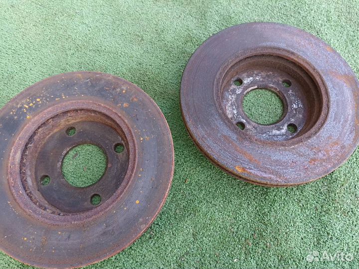 Тормозной диск передний Ford Focus 1 универсал 2.0