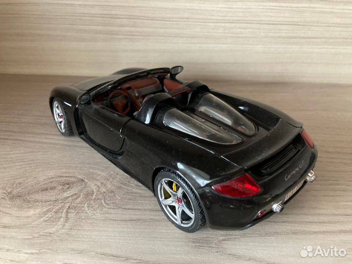 Porsche carrera gt 1/18