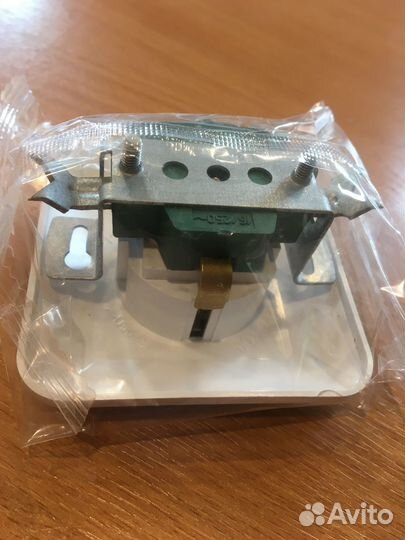 Розетка wessen RS16-004-B