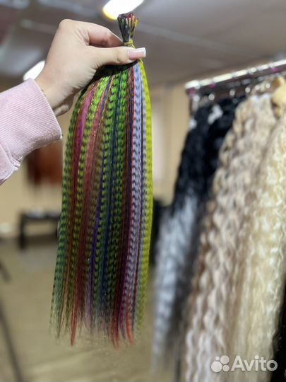 Наращивание цветных прядей