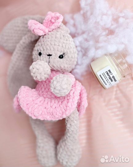 Вязаный заяц игрушка ручной работы