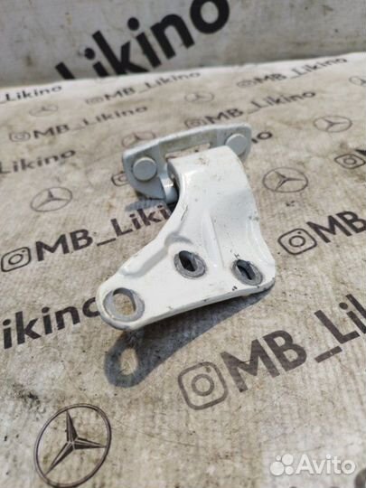 Петля багажника правая Mercedes Gl X164