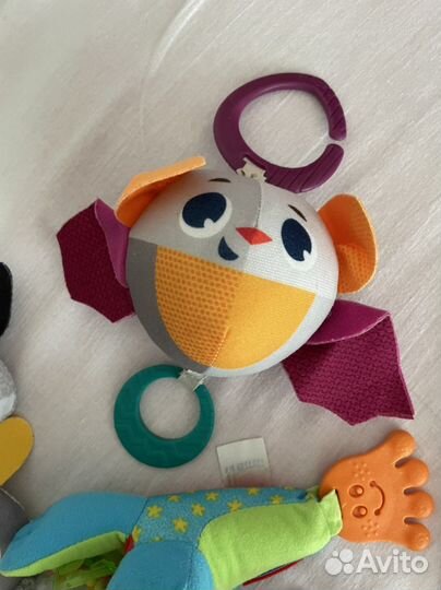 Развивающие игрушки пакетом Tiny Love