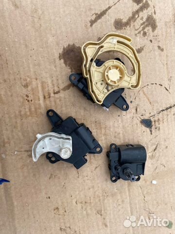 Моторчик заслонки печки Kia Ceed 2 JD