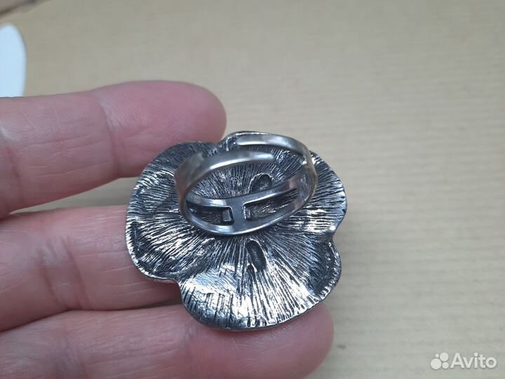 Серебряное кольцо