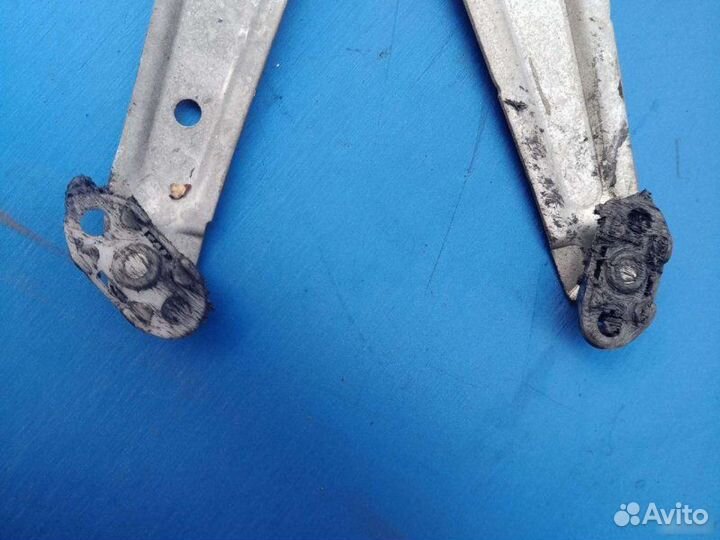 Стеклоподъемник передний правый Opel Corsa B 1999