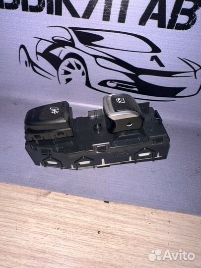 Кнопка стеклоподъемника задняя левая Kia Sorento