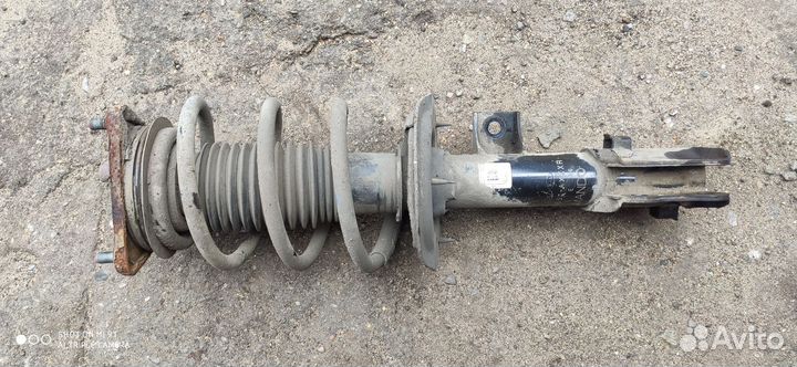 Стойки амортизатора на Kia ceed jd