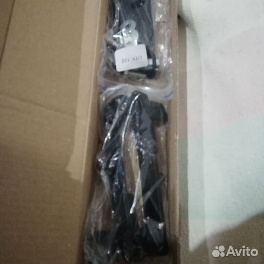 Амортизаторы на капот