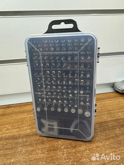 Набор иструментов для ремонта телефонов и часов
