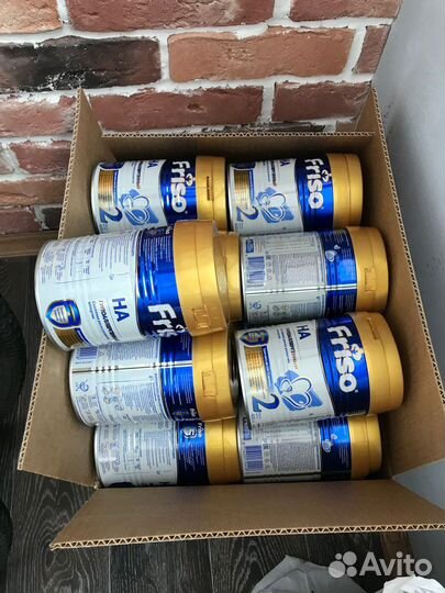 Пустые банки от смеси Friso