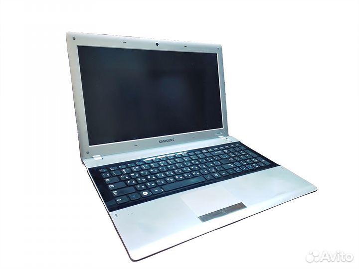 Игровой ноутбук Samsung i3 /8 г.б./gt 520m