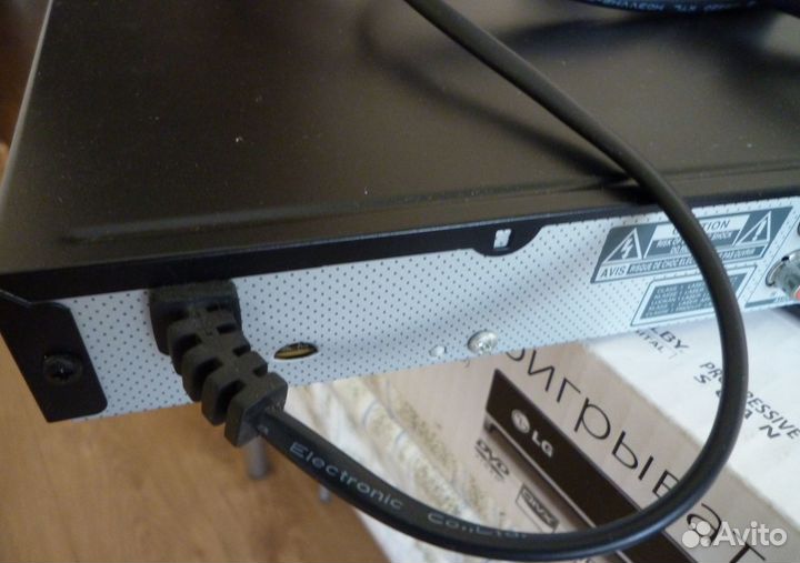 Dvd проигрыватель LG DVX583K