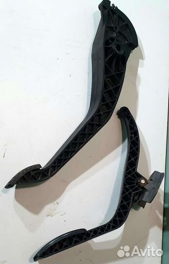 Педаль газа Рено Логан 2005-2014