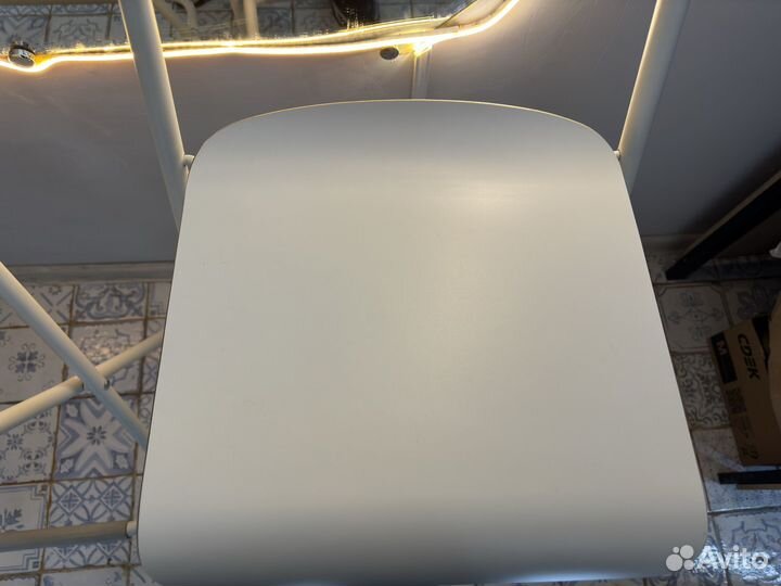 Барные стулья IKEA белые
